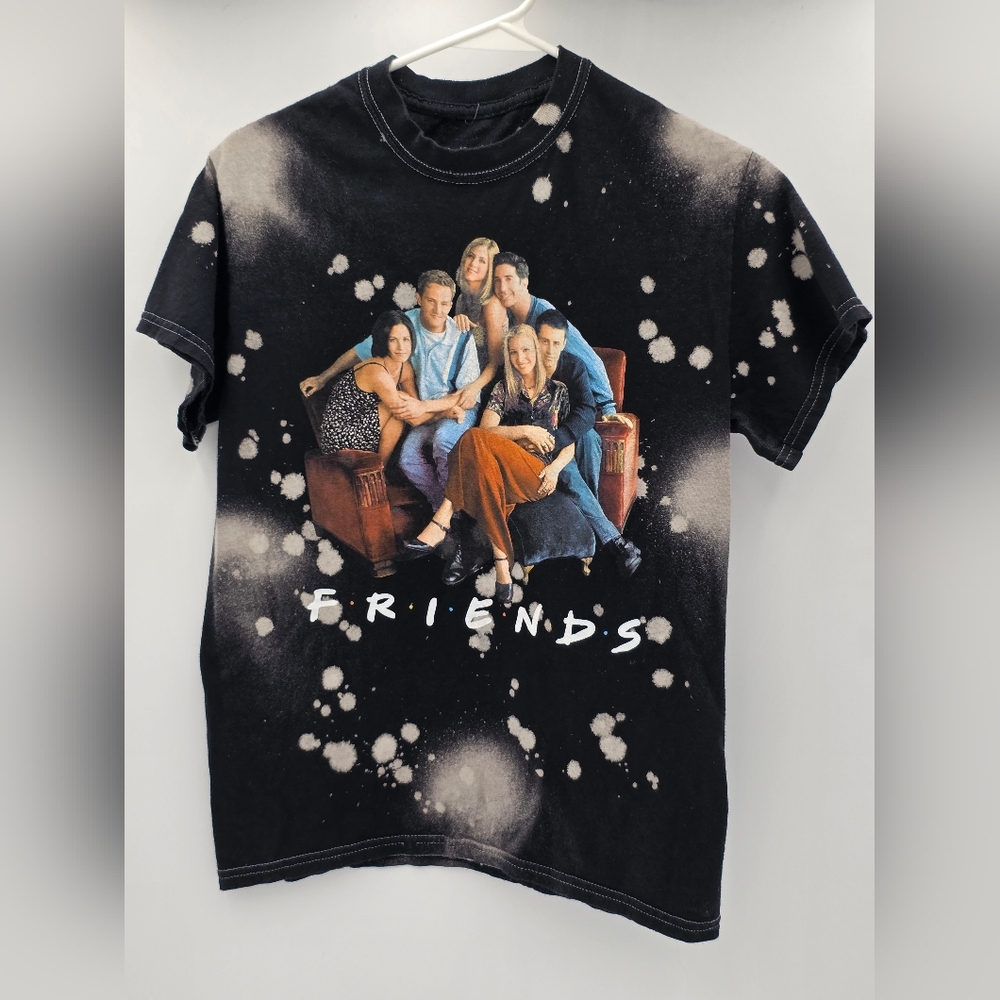 Friends TV Show Bleach Tie Dye Splatter Graphic Tee 90s Sitcom Cast Shirt Small